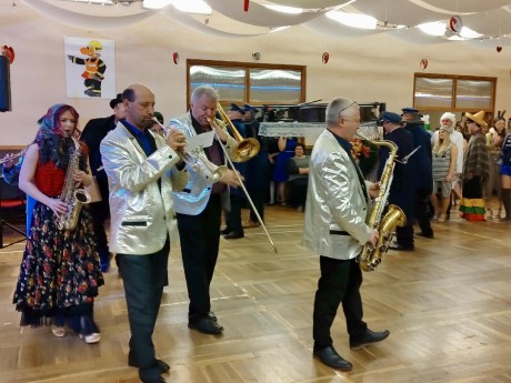 0c1fe67c-2919-4643-83e6-4adcdc94ed7f