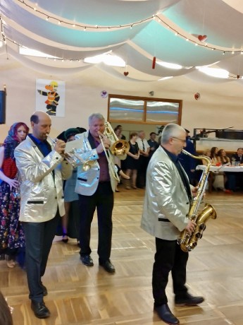 ce9b0bef-bbd7-489f-a5e5-8f010ce935e3