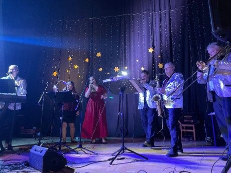 6ce7c003-0218-4ac4-8ad3-8dd4e9ec7643