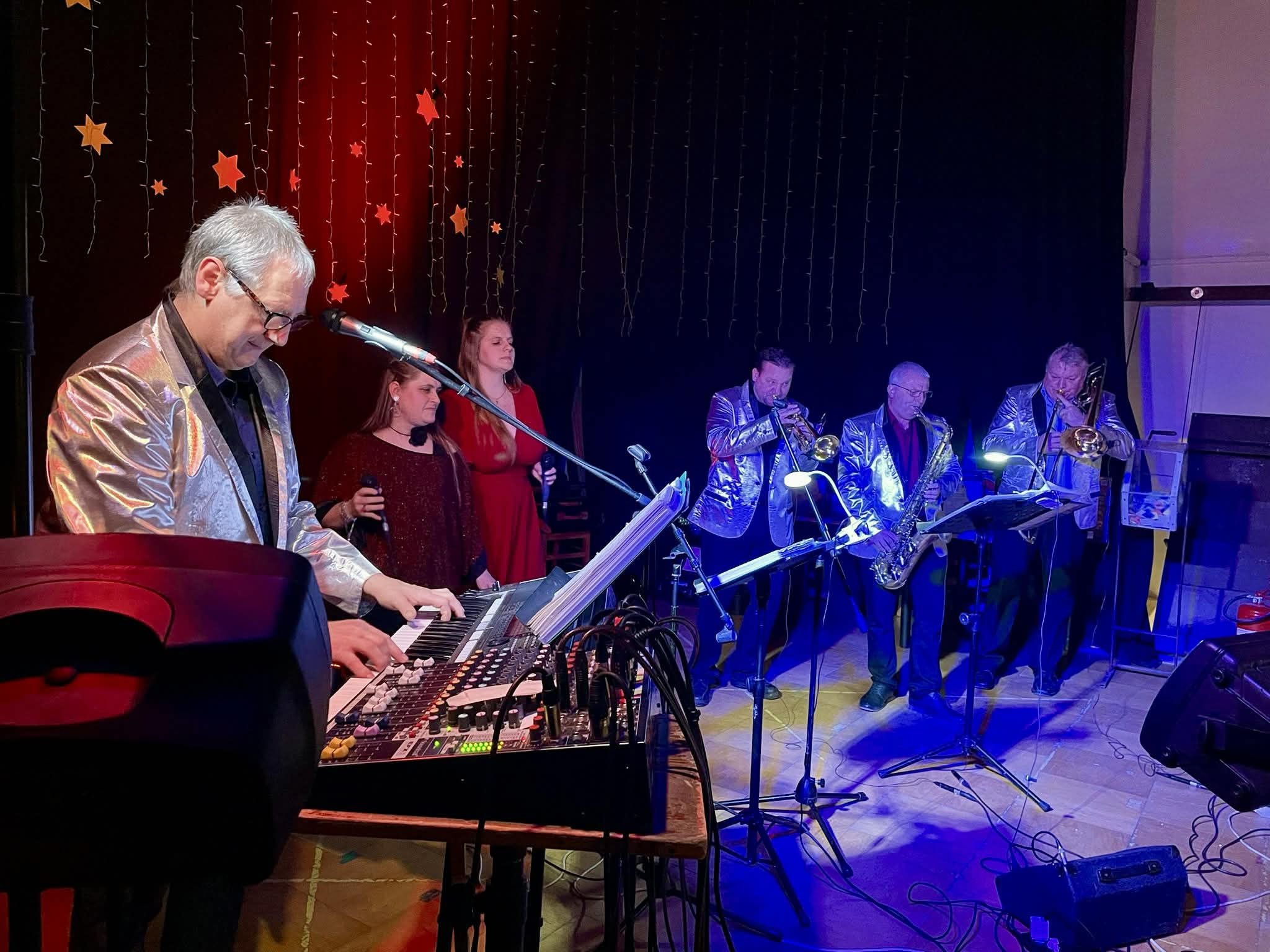 afb5fe70-5bb1-421b-b97a-cc643acc1076