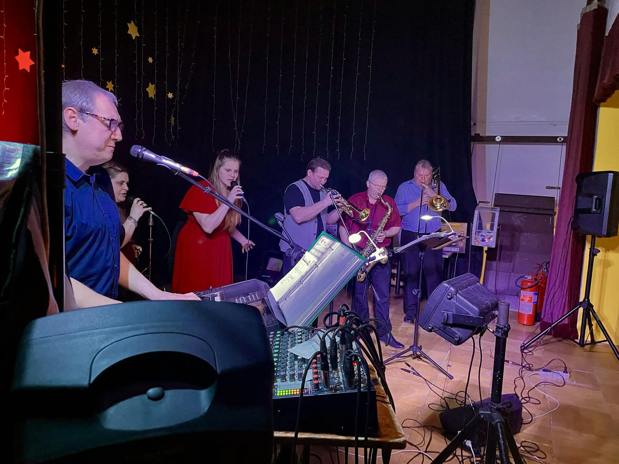 d2761ded-5342-42ec-86ea-ad4a77137b79